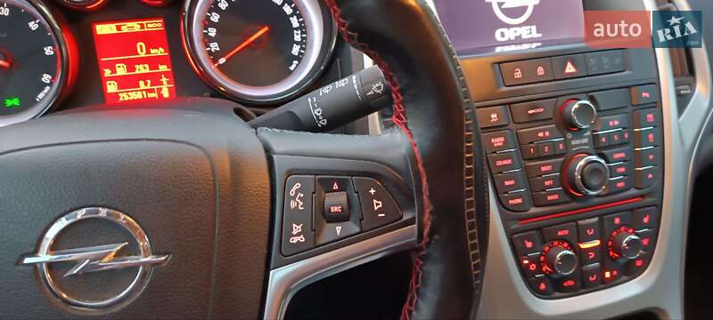 Універсал Opel Astra 2013 в Фастові