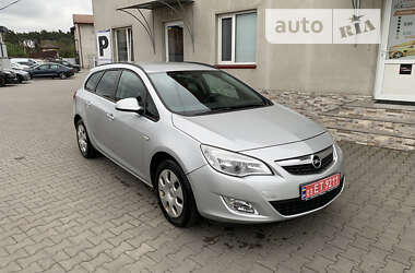 Універсал Opel Astra 2012 в Луцьку