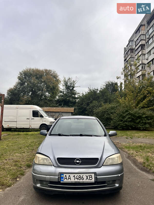Opel Astra 2004