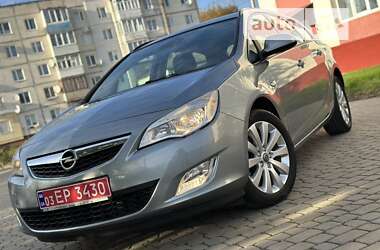 Універсал Opel Astra 2011 в Дубні