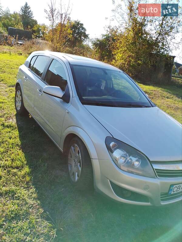 Хэтчбек Opel Astra 2007 в Киеве