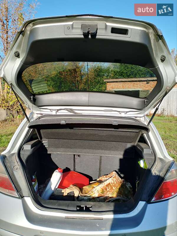 Хэтчбек Opel Astra 2007 в Киеве