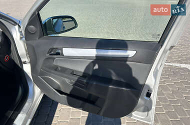 Универсал Opel Astra 2005 в 