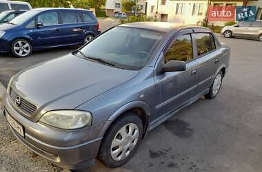 Седан Opel Astra 2006 в Новояворовске