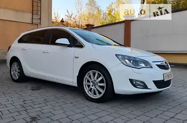 Opel Astra 2012