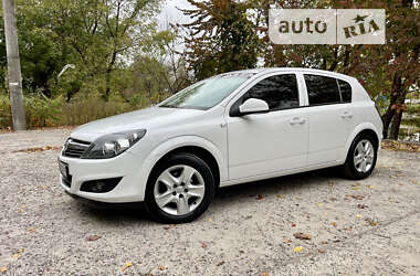 Хетчбек Opel Astra 2012 в Києві