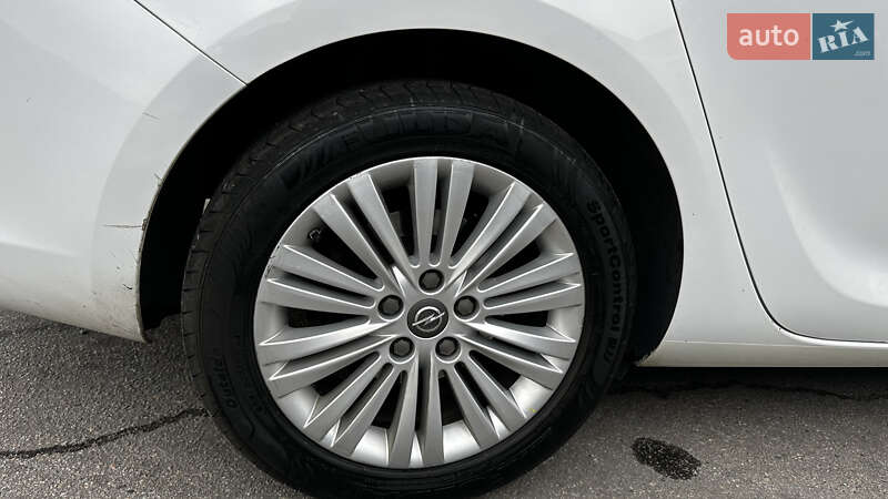 Седан Opel Astra 2015 в Павлограді