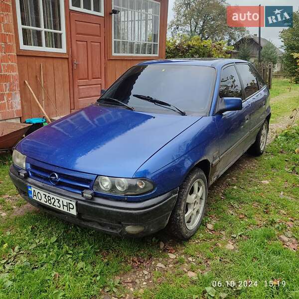 Хэтчбек Opel Astra 1992 в Самборе