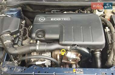 Универсал Opel Astra 2012 в 