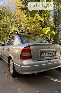 Седан Opel Astra 2005 в Києві