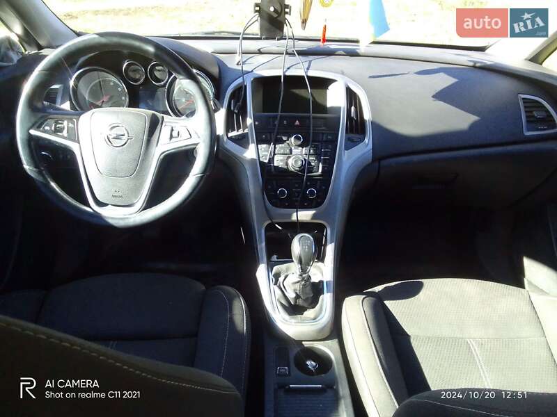 Opel Astra 2011