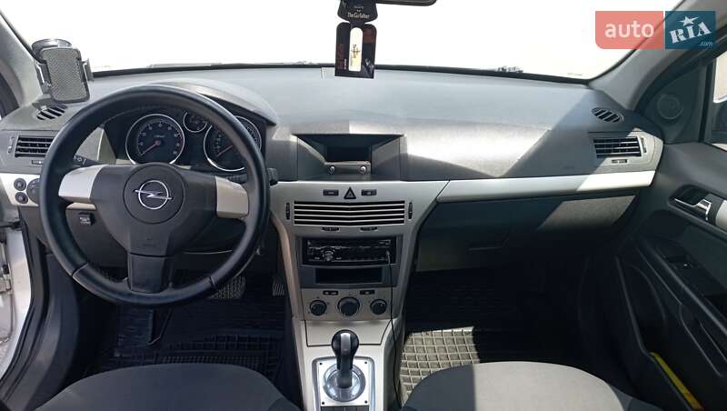 Хэтчбек Opel Astra 2008 в Павлограде
