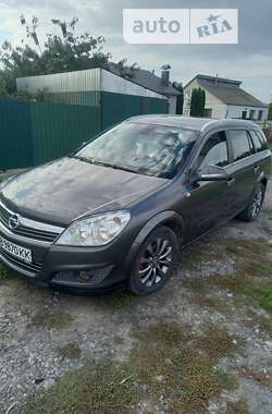 Універсал Opel Astra 2010 в Хмільнику