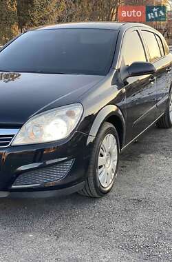 Хэтчбек Opel Astra 2007 в Мукачево