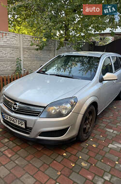 Универсал Opel Astra 2012 в 