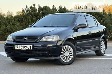 Седан Opel Astra 2005 в 