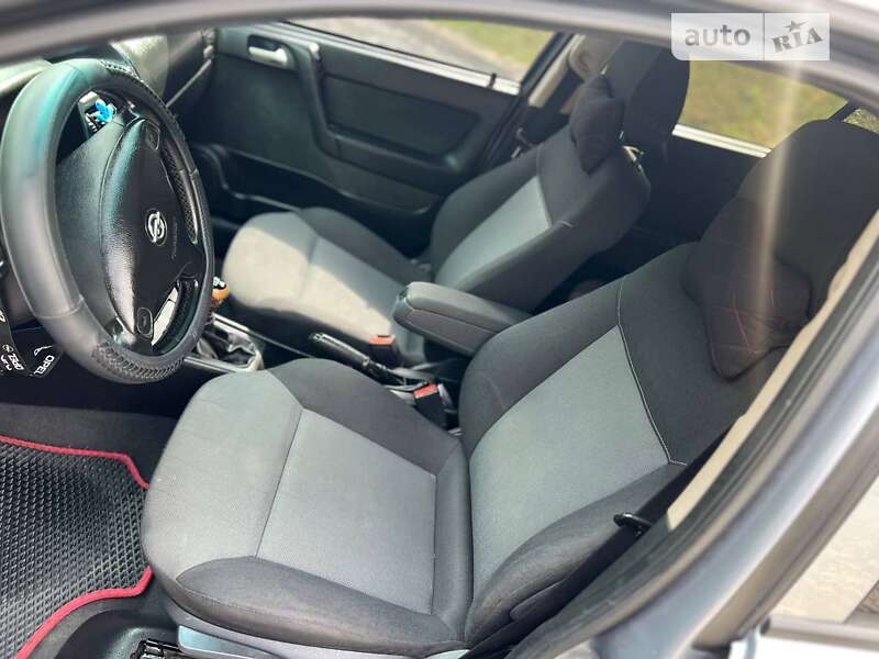 Універсал Opel Astra 2003 в Надвірній