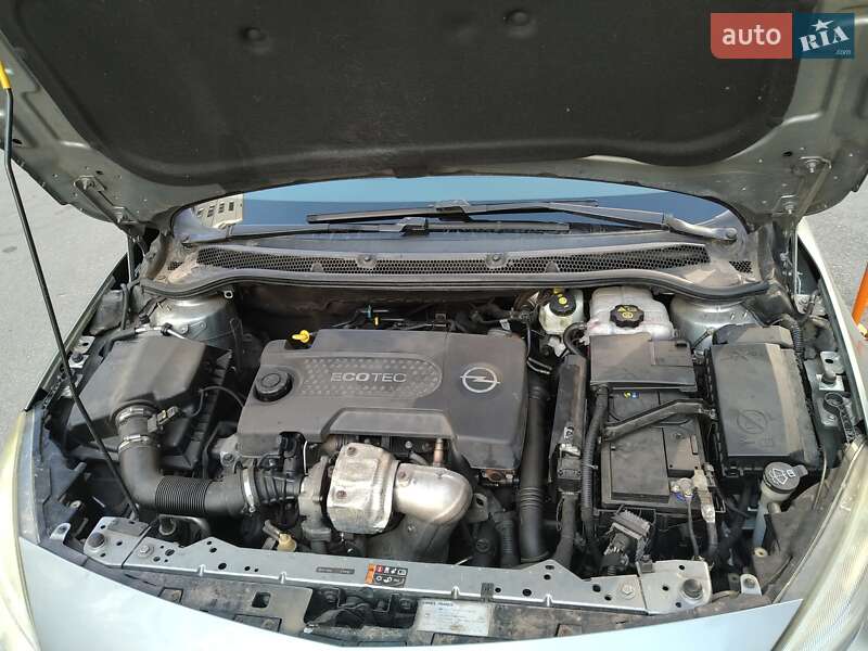 Универсал Opel Astra 2011 в Киеве