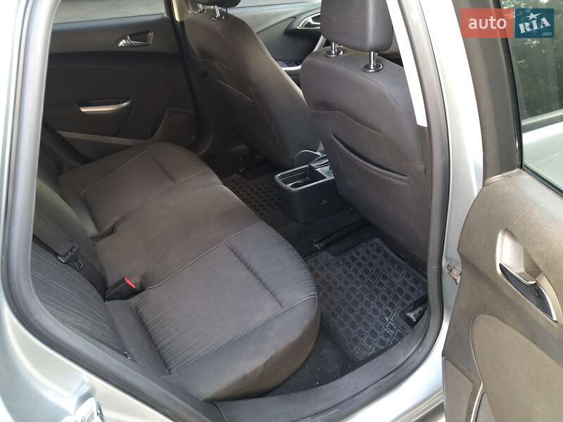Универсал Opel Astra 2011 в Киеве