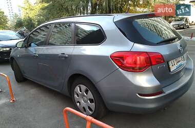 Универсал Opel Astra 2011 в 