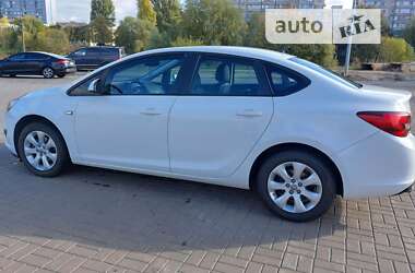 Седан Opel Astra 2017 в Києві