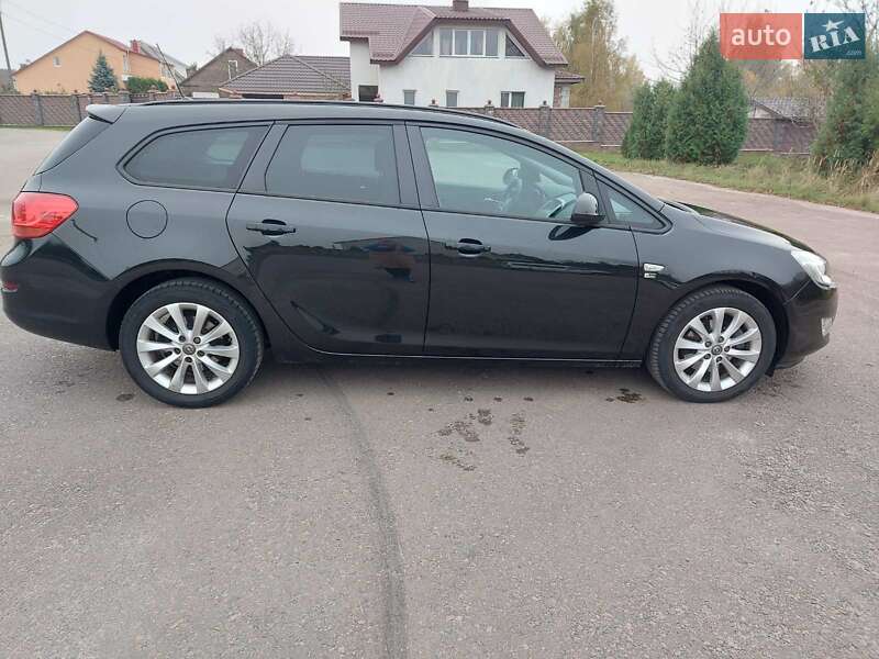 Універсал Opel Astra 2012 в Костопілі