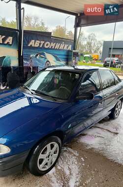 Седан Opel Astra 1993 в 