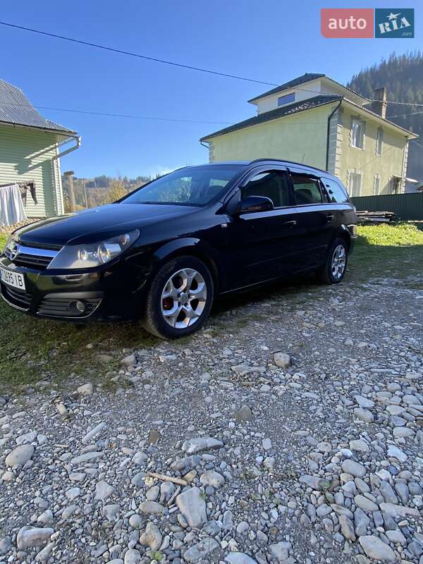 Универсал Opel Astra 2005 в Кутах