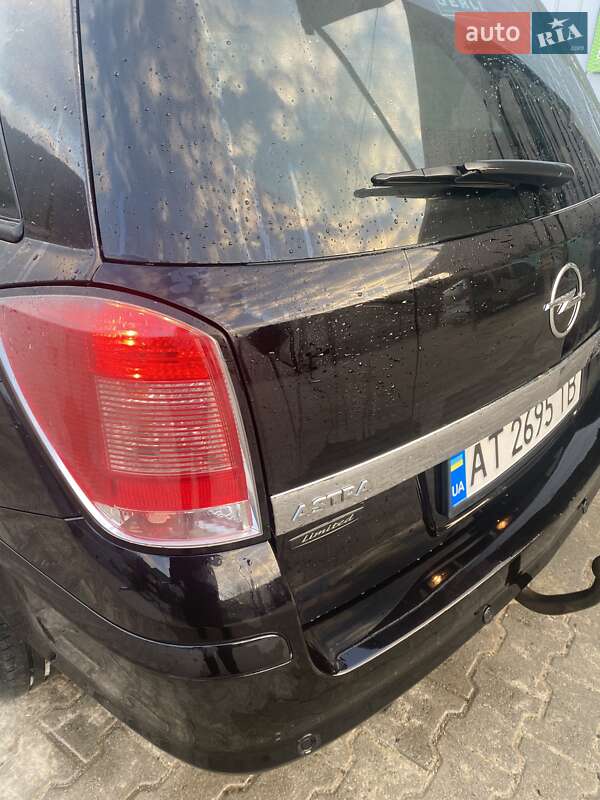 Универсал Opel Astra 2005 в Кутах