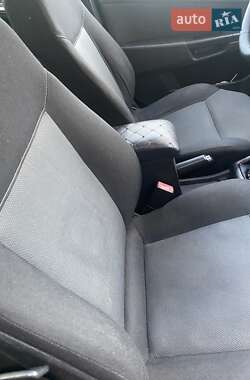 Универсал Opel Astra 2005 в 