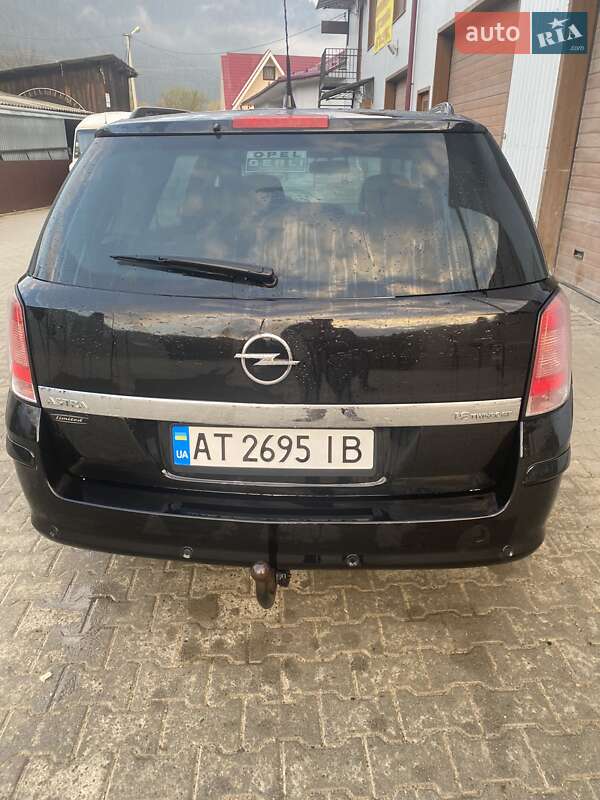 Универсал Opel Astra 2005 в Кутах