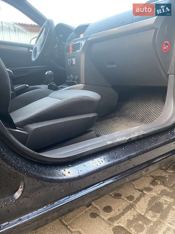 Универсал Opel Astra 2005 в Кутах