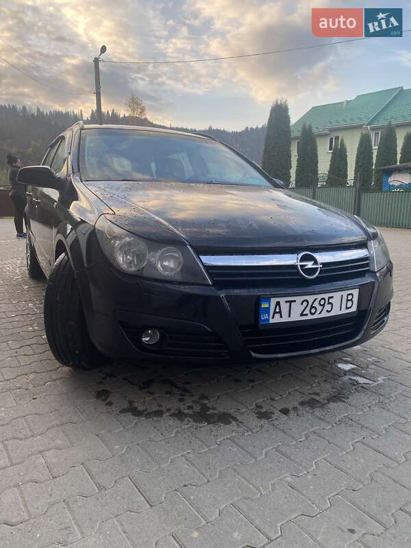 Универсал Opel Astra 2005 в Кутах