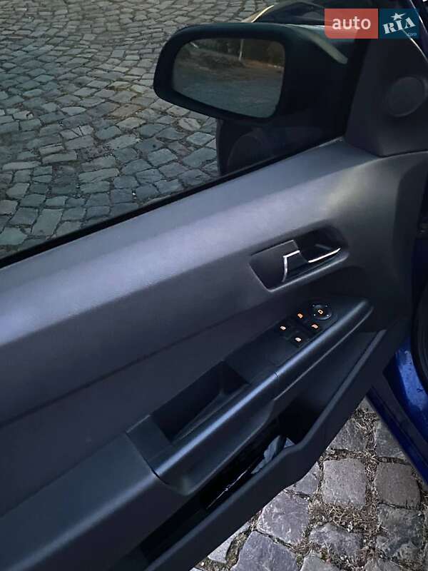 Хэтчбек Opel Astra 2009 в Ходорове