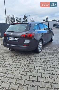 Універсал Opel Astra 2011 в Тернополі