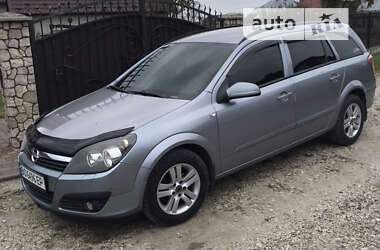 Універсал Opel Astra 2005 в Тернополі