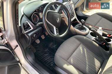 Хэтчбек Opel Astra 2010 в 