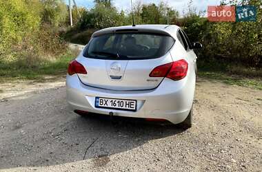 Хэтчбек Opel Astra 2010 в 