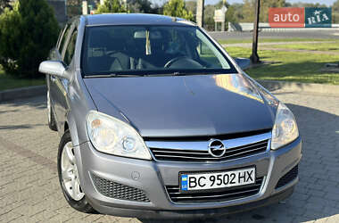 Хэтчбек Opel Astra 2007 в 