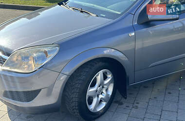 Хэтчбек Opel Astra 2007 в 