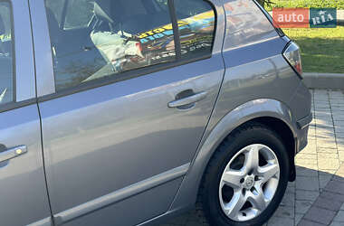 Хэтчбек Opel Astra 2007 в 