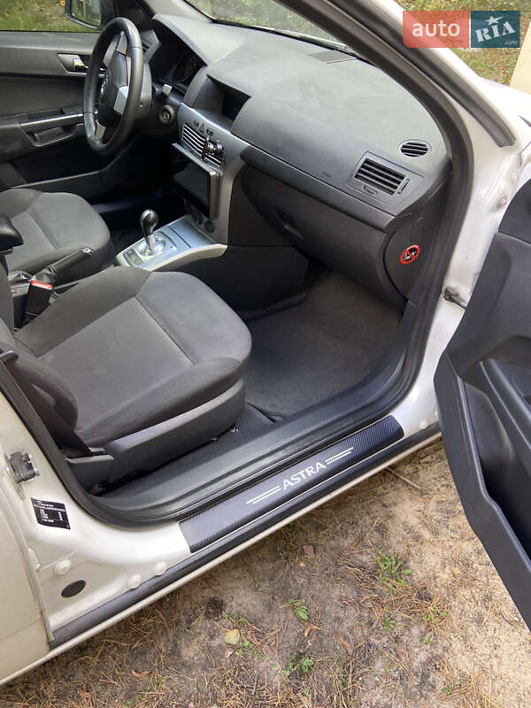 Хетчбек Opel Astra 2012 в Києві