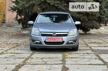 Хэтчбек Opel Astra 2006 в Первомайске