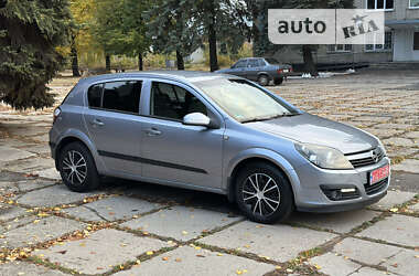 Хэтчбек Opel Astra 2006 в Первомайске