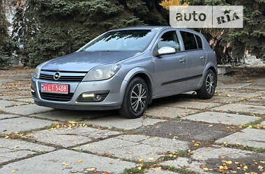 Хэтчбек Opel Astra 2006 в Первомайске