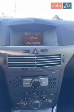 Универсал Opel Astra 2005 в 