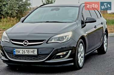 Універсал Opel Astra 2014 в Рівному