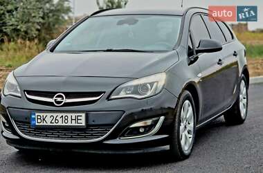 Универсал Opel Astra 2014 в Ровно