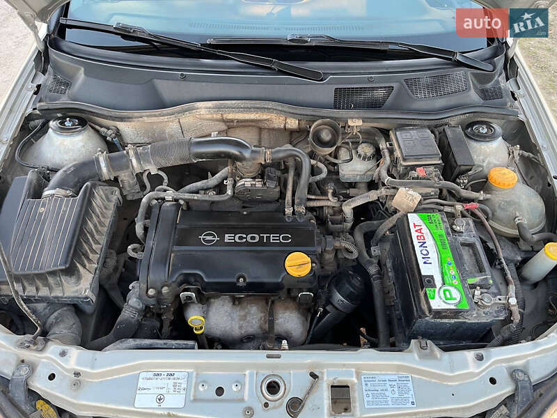 Седан Opel Astra 2007 в Почаеве