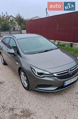 Универсал Opel Astra 2017 в Городенке